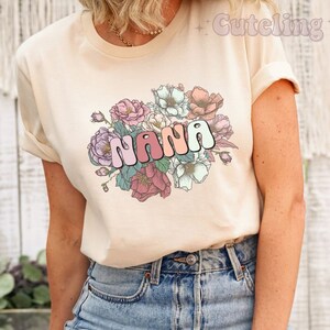 Camisa de Nana, promovida a Nana, regalo de revelación de embarazo para la futura abuela, nuevo regalo de abuela, camisa de anuncio de revelación de bebé de rosas salvajes