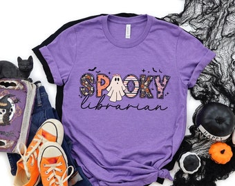 Spooky Librarian Halloween T-Shirt, Schule Bibliothekar Shirt, Halloween Party Shirt, Trick or Treat Shirts, Retro Ghost Tee, Bibliothek, Bücherwurm