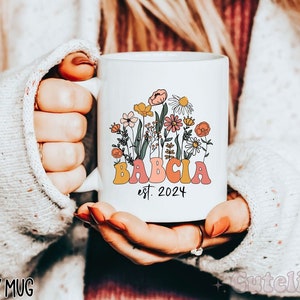 Promoted to Babcia Mug, Pregnancy Announcement Mug, New Grandma Gift, Polish Baby Announcement Babcia est 2024 Mug, Retro Wildflowers Mug