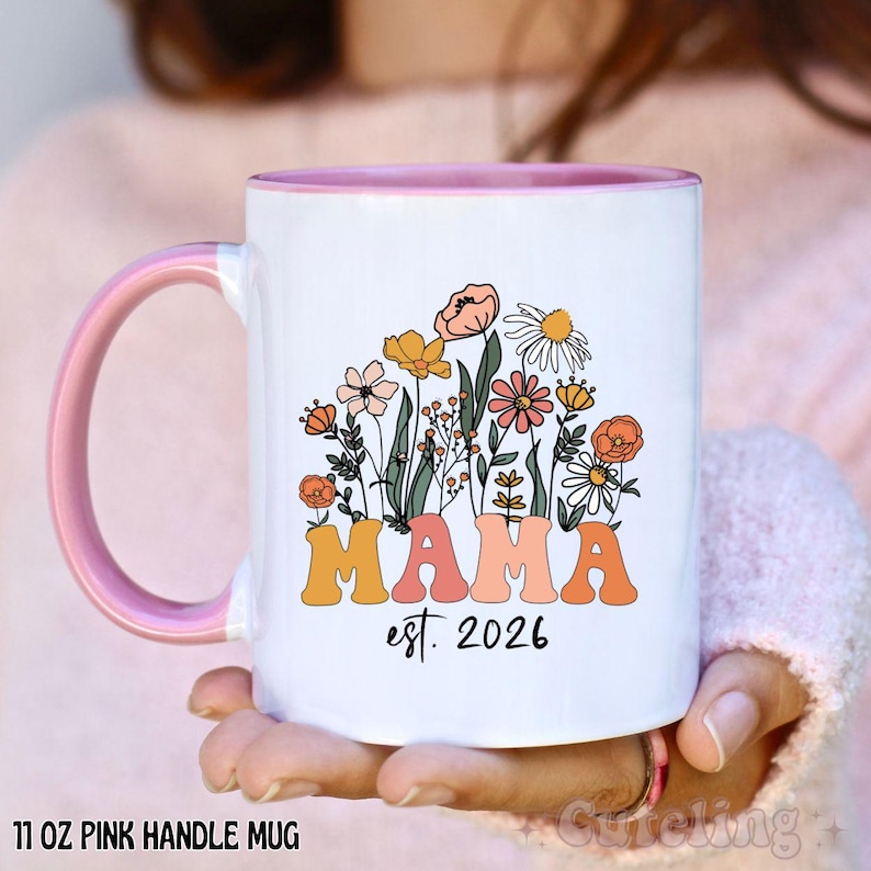 Taza personalizada para mamá, mamá nacida en 2026, taza de café para el Día de la Madre, regalo para mamá primeriza, regalo para baby shower, regalo de embarazo imagen 3