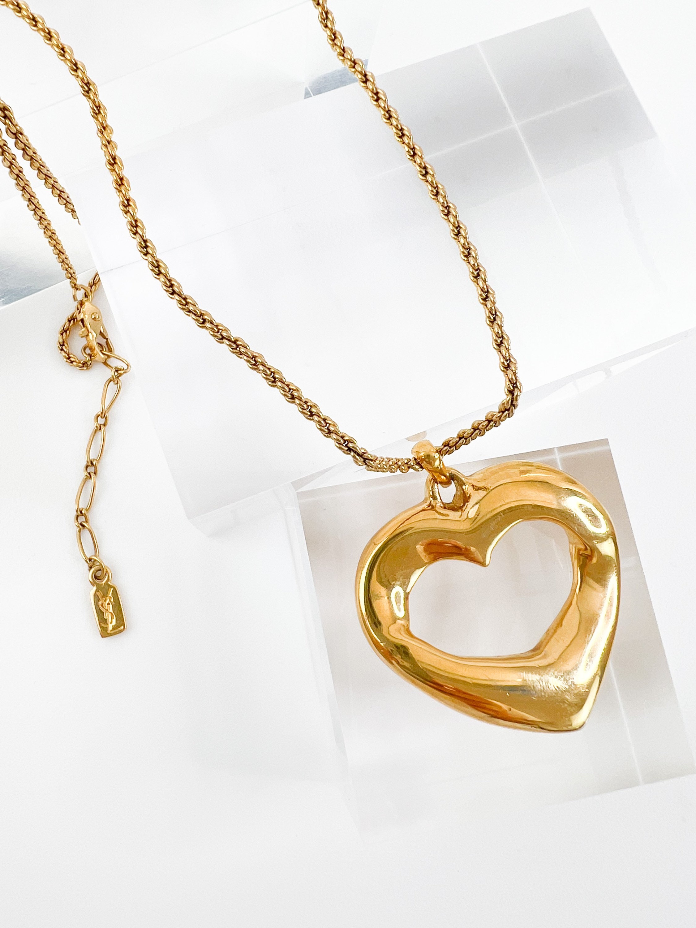 アクセサリー Yves Saint Laurent Heart Gold necklace Yves Saint Laurent Heart Necklace YSL Charm Gold Chain