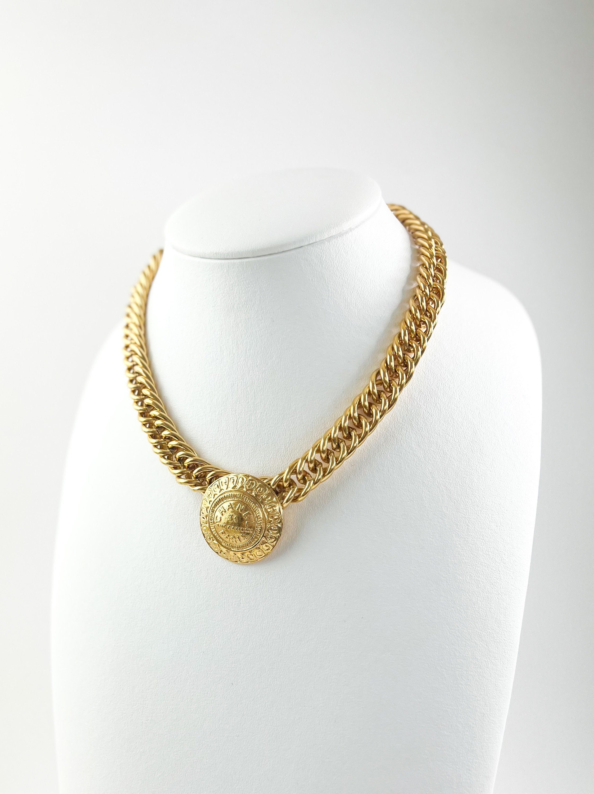 Chanel Gold Charm CC Chain Rhinestone Link Evening Pendant Choker Necklace