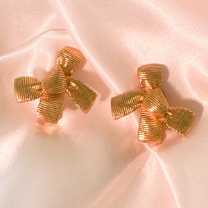 Dior earrings Vintage Christian Dior Ribbon Bow Earrings, Dior Vintage Iconic Gold Tone Earrings chunky Earrings, Vintage Earrings