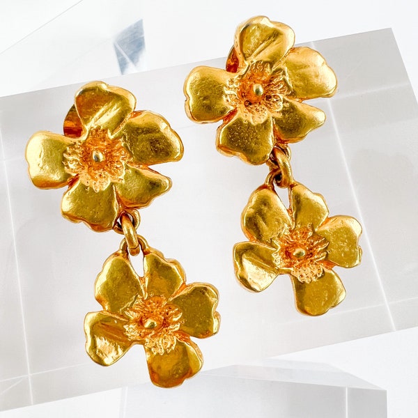 Vintage KENZO Earring, Floral Earrings, Charm Earrings, Kenzo  Dangle Earrings, Gold tone Earrings, Jewelry for Women, Vintage Jewelry Gold