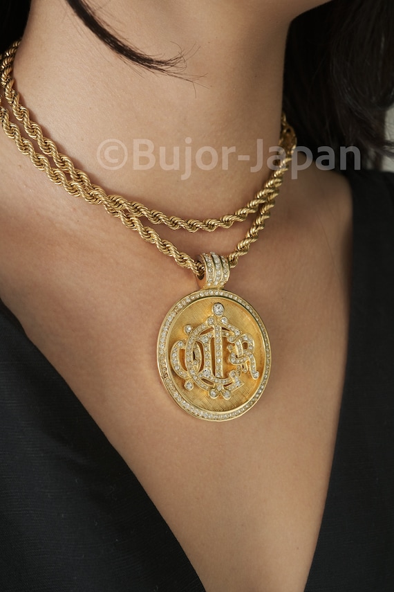 Dior necklace locket clearance
