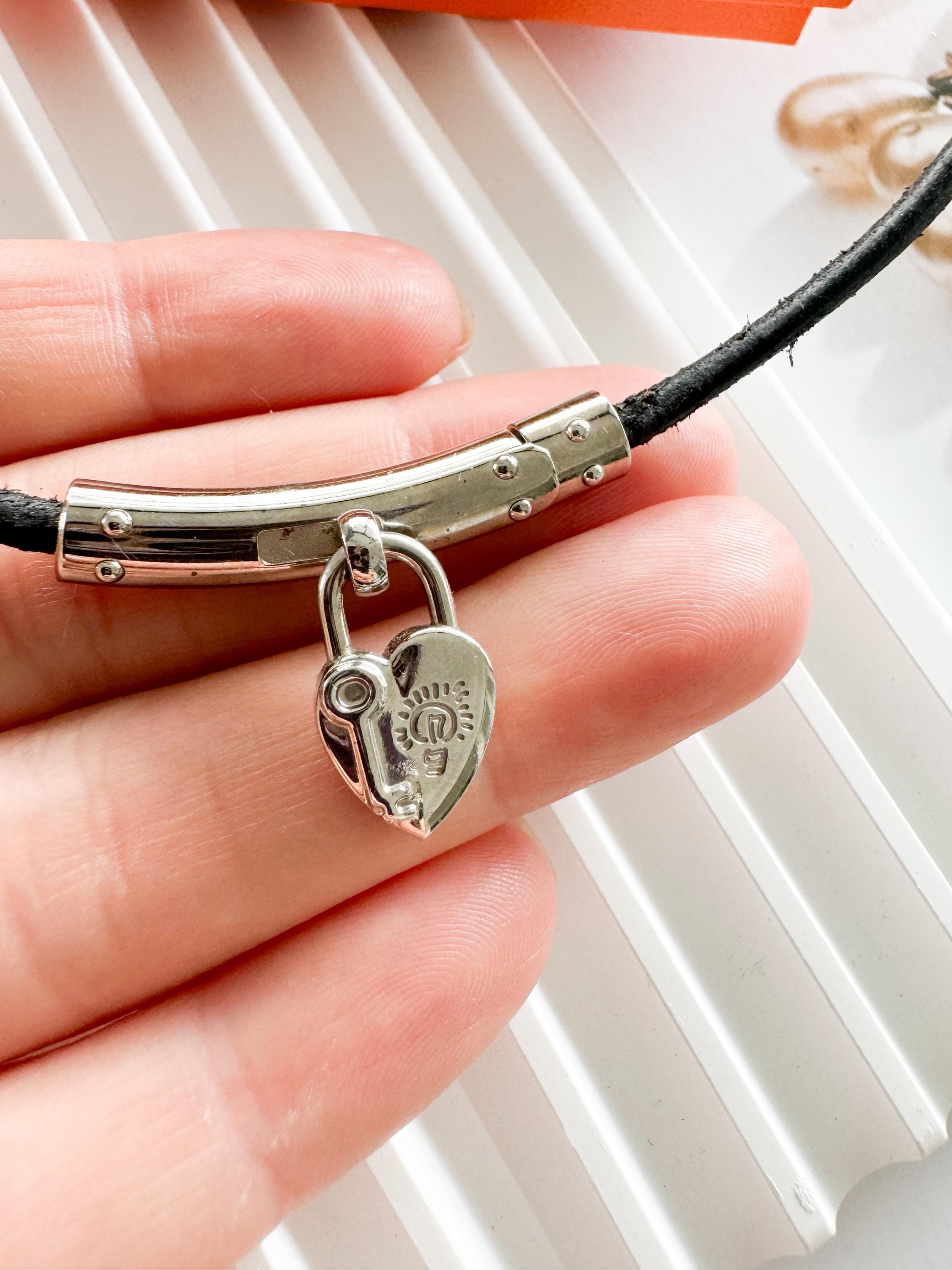 VINTAGE HERMES エルメス heart chain necklace Hermès Heart Choker, Vintage Hermès Necklace, Anne De La Fantasy