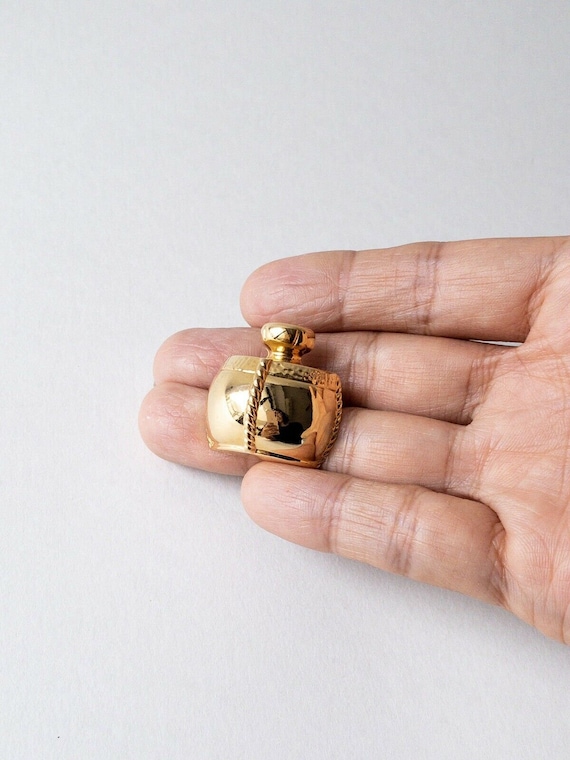 Yves saint on sale laurent pin