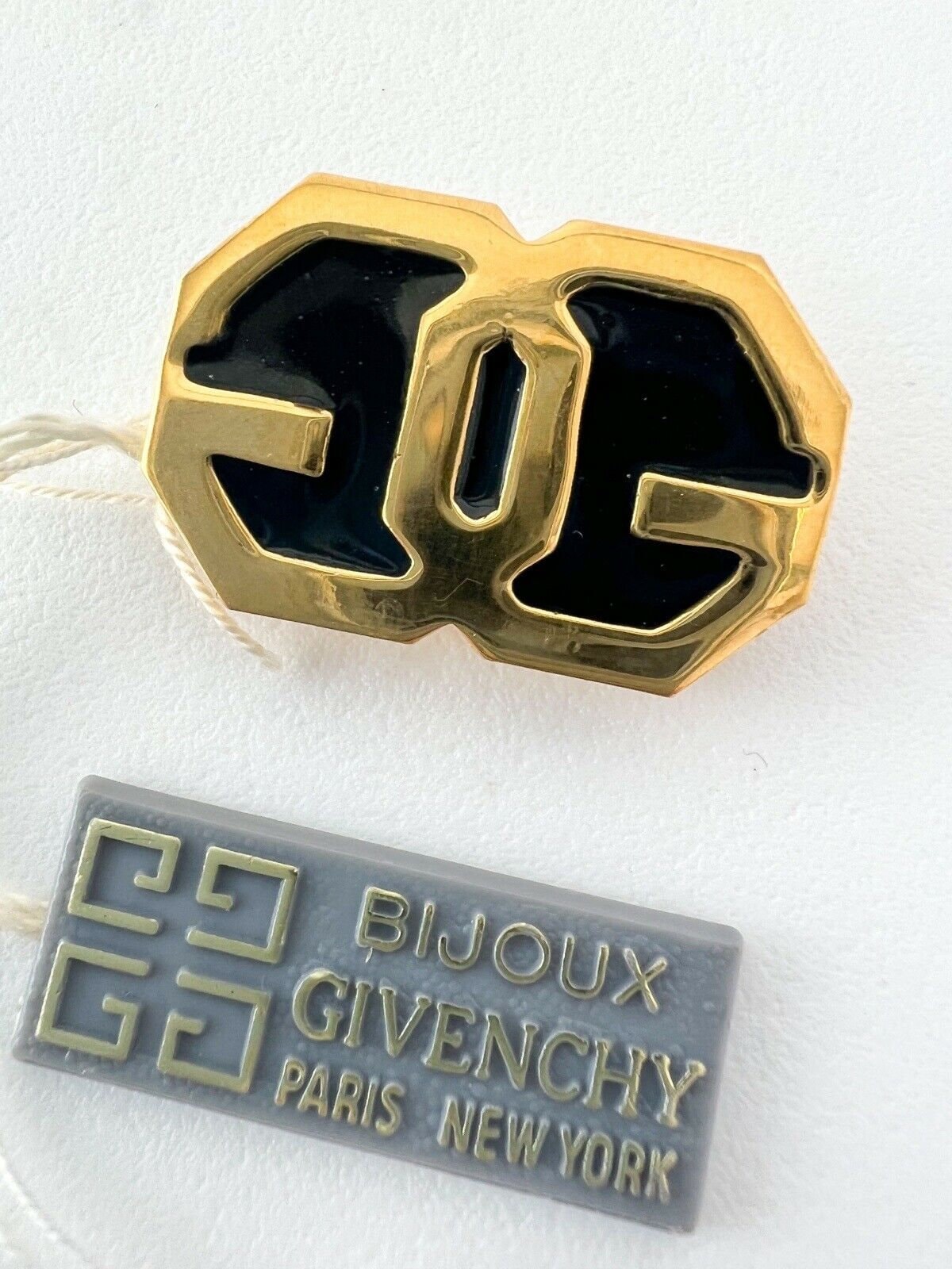 GIVENCHY ブローチ Givenchy Brooches - 26 For Sale at 1stDibs | vintage
