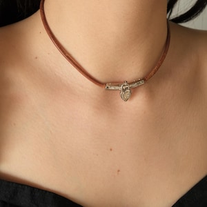 Hermes Herz Halsband, Vintage Hermes Halskette, Anne de La Fantasy 2004, Designer Vorhängeschloss Halskette, Hermès Halsband, seltener Hermès Schmuck