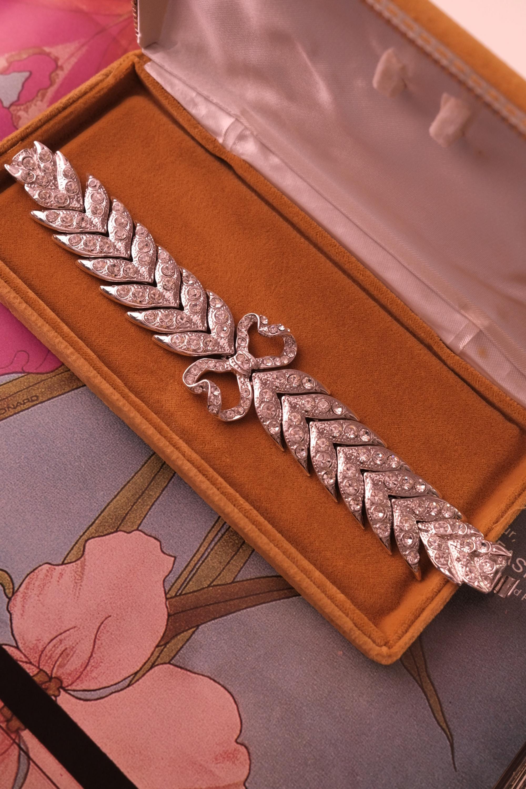 ヴィンテージ YSL ラインストーン リーフ ブレスレット：シルバー 