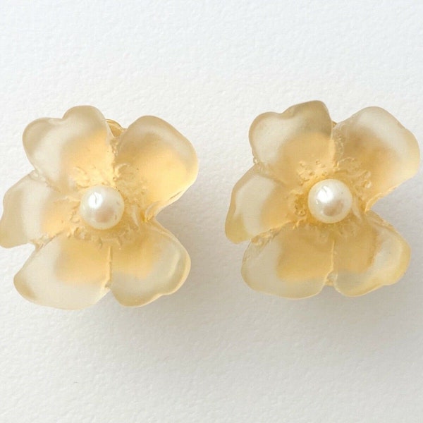 Vintage KENZO Earrings, Flower Floral Clip-on Earrings, Gift for her, Personalized Gifts, Gift for mom, Cute Earrings, Earrings Yellow