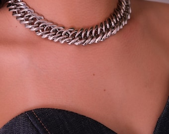 ヴィンテージ YSL イヴ・サンローラン ロゴ ブローチピン - ゴールド