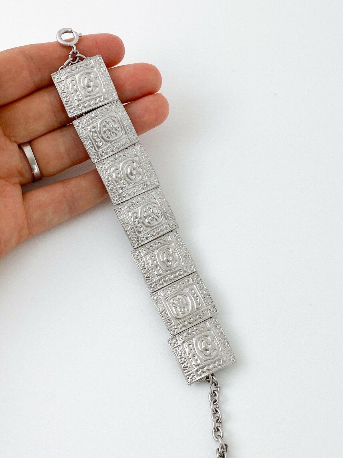 カールラガーフェルド　ブレスレット ヴィンテージ カール ラガーフェルド チャームブレスレット：シルバー