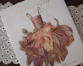Faerie-alität Die Mode Kollektion aus dem Hause Ellwand fashion + art Buch von Eugenie Bird Auflage 2002 Geschenk für Feenliebhaber