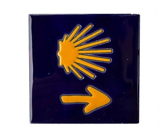 Azulejo del Camino de Santiago, concha de vieira y flecha, 11 x 11 cm – azulejo cerámico – decoración con símbolo de peregrino, España