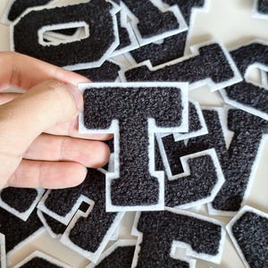 Chenille Initial A-Z Aufnäher, Buchstaben Aufnäher für Jacken, Taschen & Hüte