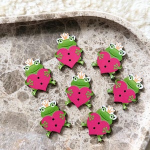 Holzknöpfe Frosch mit Herz groß Prinzessin Königin Cartoon Buttons nähen basteln Kleidung Dekoration Scrapbooking Kinder Holz Knopf Tier
