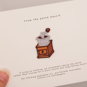 Vintage Kaffeemühle Aufnäher | Retro Handmühle Applikation | Kaffeeliebhaber Geschenk