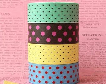 Set van 4 kleurrijke washi tapes met stippen, brede decoratieve maskeertape voor planners, dagboeken, scrapbooks, verpakkingen en doe-het-zelf knutselprojecten.