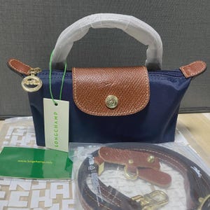 Borsa a tracolla Longchamp Mini Navy con tracolla removibile