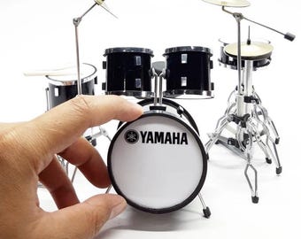 1:12 Miniature Drum Kit Pearl Replica - Mini Musical Instrument with Pedal, Throne, and Sticks - Handmade Dollhouse Music Display Model