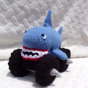 Mega Shark monster truck - PDF crochet pattern