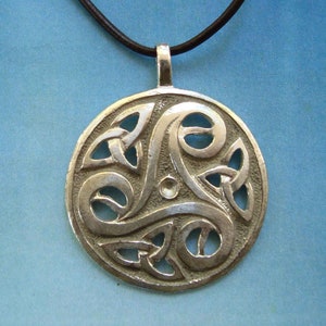 TRISKELION with TRIQUETRAS medaillon celtic pendant, Energetic amulet of vitality,  Jewel Handmade 925 sterling silver necklace charm