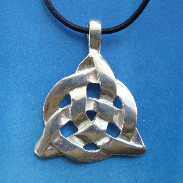 nœud de la Trinité triquetra celtique de Taliesin argent 925 amulette charme