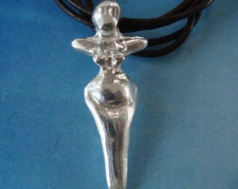 colgante Venus de Unterpullendorf amuleto de fertilidad plata de ley 925