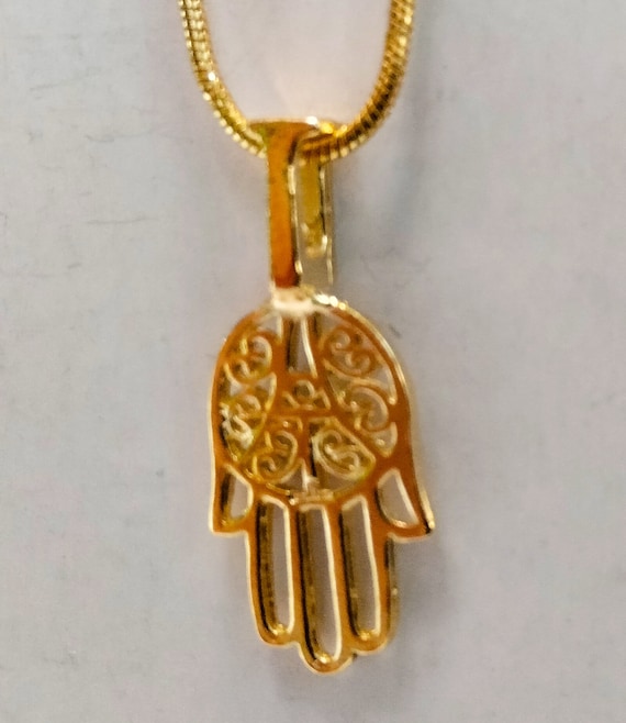 14k Gold Petite Filigree Hamsa Charm Pendant 14k Gold Petite Filigree Hamsa Charm Pendant