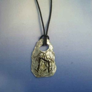 RUNA vikinga Uruz Ur Uraz Or colgante plata de ley 925 dije con Letra Alfabeto Rúnico Grabada Joya Artesanal Amuleto para Cambios Positivos