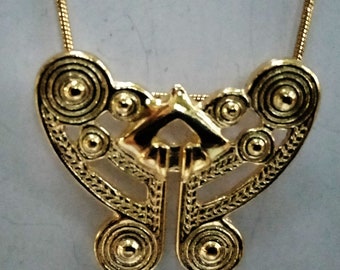 butterfly tayrona tairona nose ring pendant gold 9k 14k 18k or gold-plated jewel necklace pre-Columbian charm totemic chamanic amulet