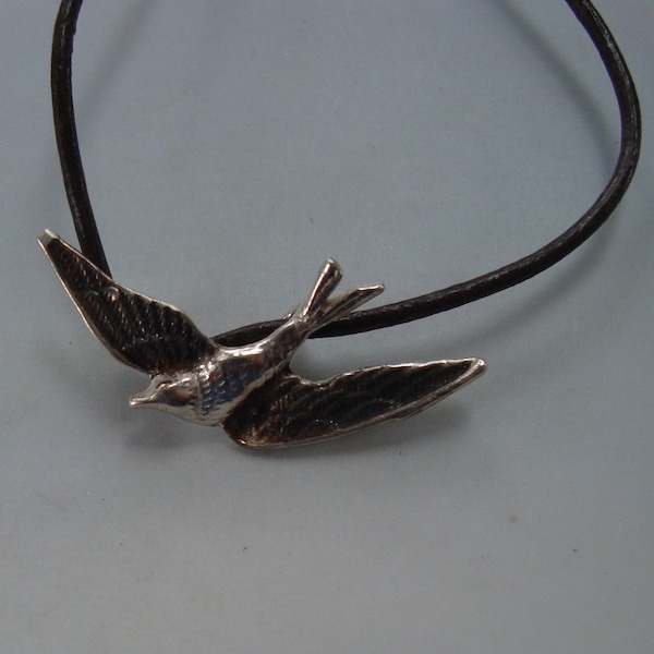 Schwalben-Juwelen-Anhänger vogel aus SterlingSilber 925, helle-oxid Silber Halskette, Tierschmuck Amulett für das Ende der Schwierigkeiten