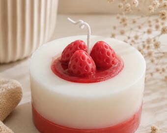 Vela de fresa y nata / Vela artesanal de postre / Vela original / Regalo para ella