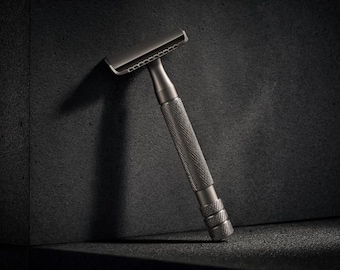 Custom Gunmetal Safety Razor | Heavyweight Double Edge Mens Shaver | Matte Black Copper Handle | Wet Shaving Kit | Groomsmen Gift for Him