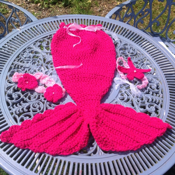 Crochet Baby Mermaid Outfit, Mermaid Tail, Crochet Baby Photo Prop. Baby Shower Gift for Girls. Newborn to 2 years.