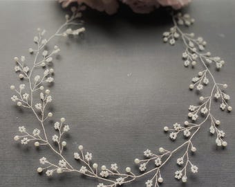 Enredadera de pelo plateada para novia: tocado de boda con flores de perla