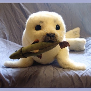 Seal Baby  ebook  (62 pages with pattern)  live sized