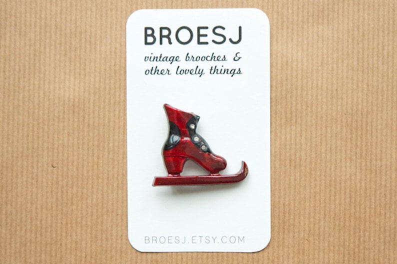 Ice Skate Brooch Plastic Bordeaux image 1