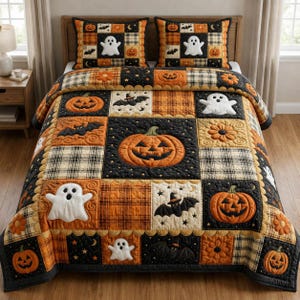 Halloween Quilt Bedding Set, Pumpkin Ghost Bat Patchwork Bedspread, 3 Layer Quilted Blanket, Fall Halloween Bedroom Decor