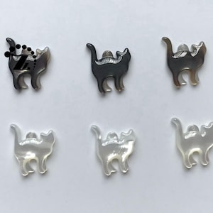 ホワイト MOP、ブラック MOP、マザーオブパール彫刻猫ビーズ、猫チャーム、シェルビーズ、貝殻、天然、グレード AA、13 x 18 mm、5 個