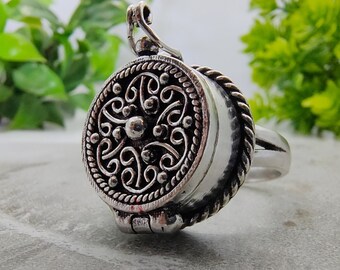 925  silver plated poison ring Vintage Filigree Ring Oxidized Silver Floral Ring Antique Jewelry Gothic Boho Statement Ring Ethnic Silver