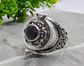 Anello avvelenatore con ametista placcato in argento 925: medaglione con scomparto segreto (ovale 8 x 5 mm)