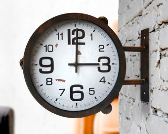 Industriële minimalistische dubbelzijdige stationswandklok, zwart, goudkleur, stil