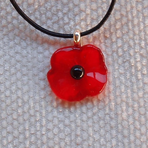 Red poppy necklace Clearance