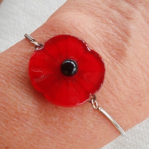 Glass poppy adjustable stainless steel bracelet
