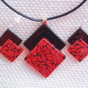 Choix de parures en verre et argent massif Black and red