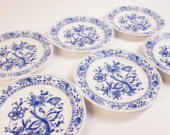Vintage Zwiebelmuster Porcelain Plates Set | German Blue Onion Pattern