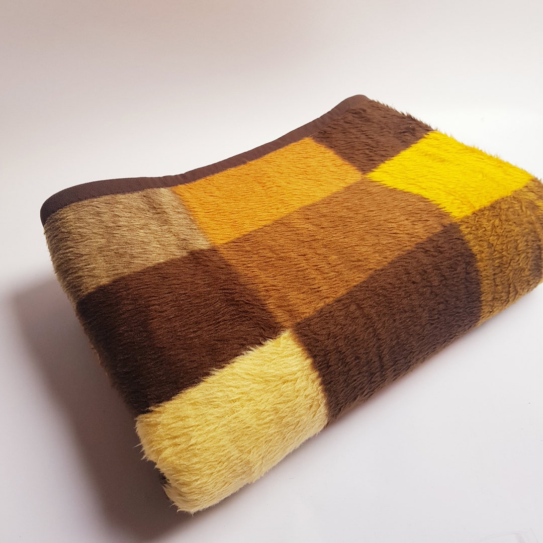 Vintage Acrylic Blanket 1970s Vintage Bedding Check Design Etsy