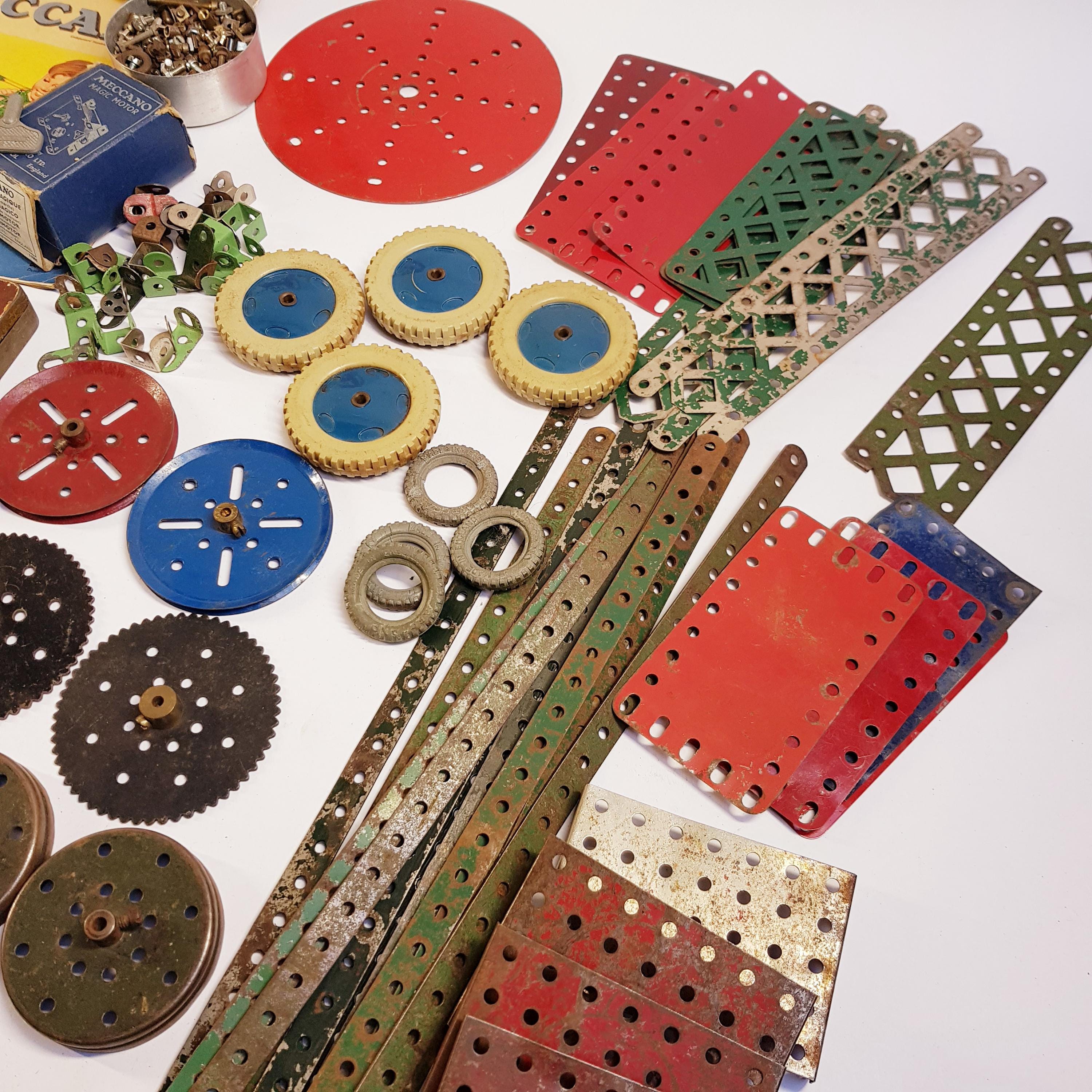 MECCANO ZINGUÈ D'OCCASION lot de pièces+engrenages+visseries en état d'usage EUR 16,43 - FR